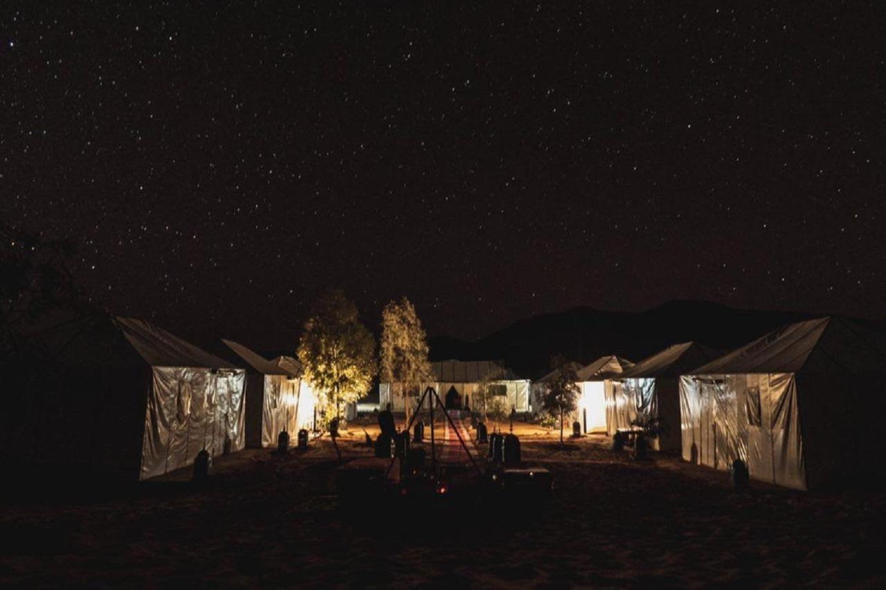 Erg Chebbi Dunes Desert Camp Hotell Merzouga Eksteriør bilde
